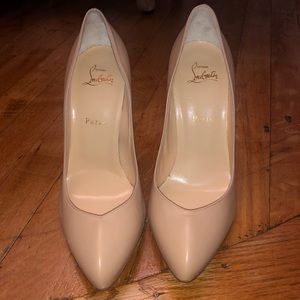 BRAND NEW CHRISTIAN LOUBOUTIN NUDE LEATHER PUMPS